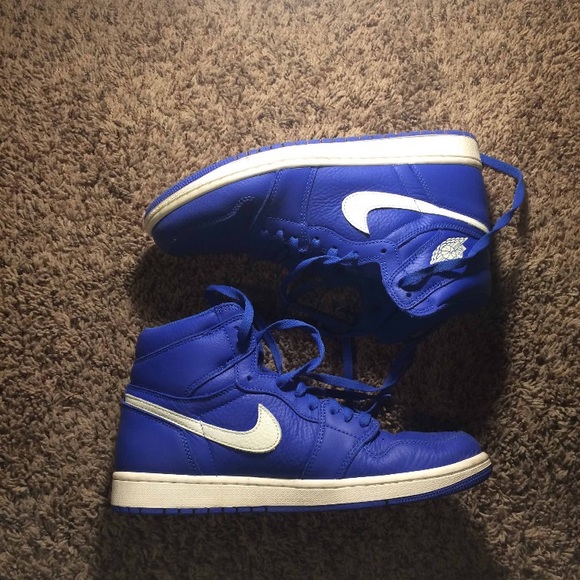 Jordan 1s Hyper Royal - Picture 4 of 4